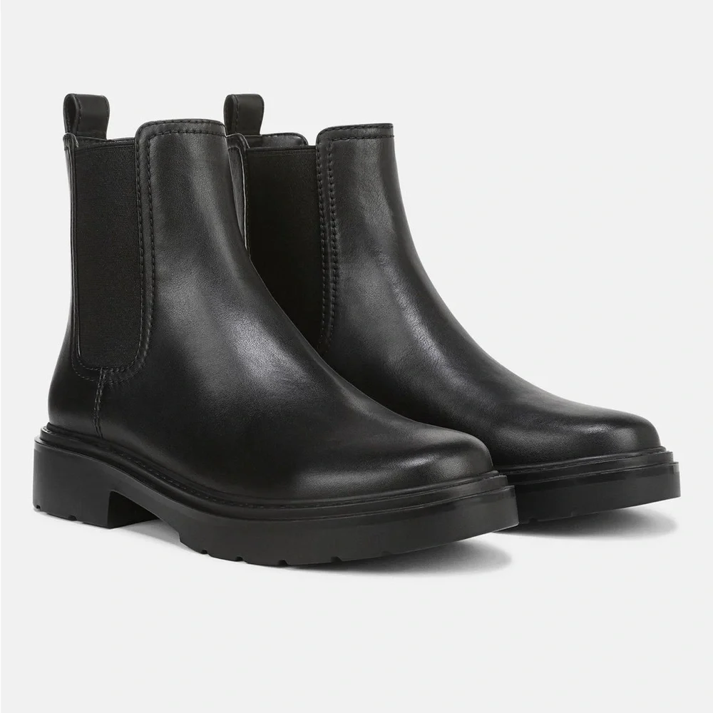 Vince Pinecrest Lug-Sole Leather Chelsea Boots – Black – Size 6
